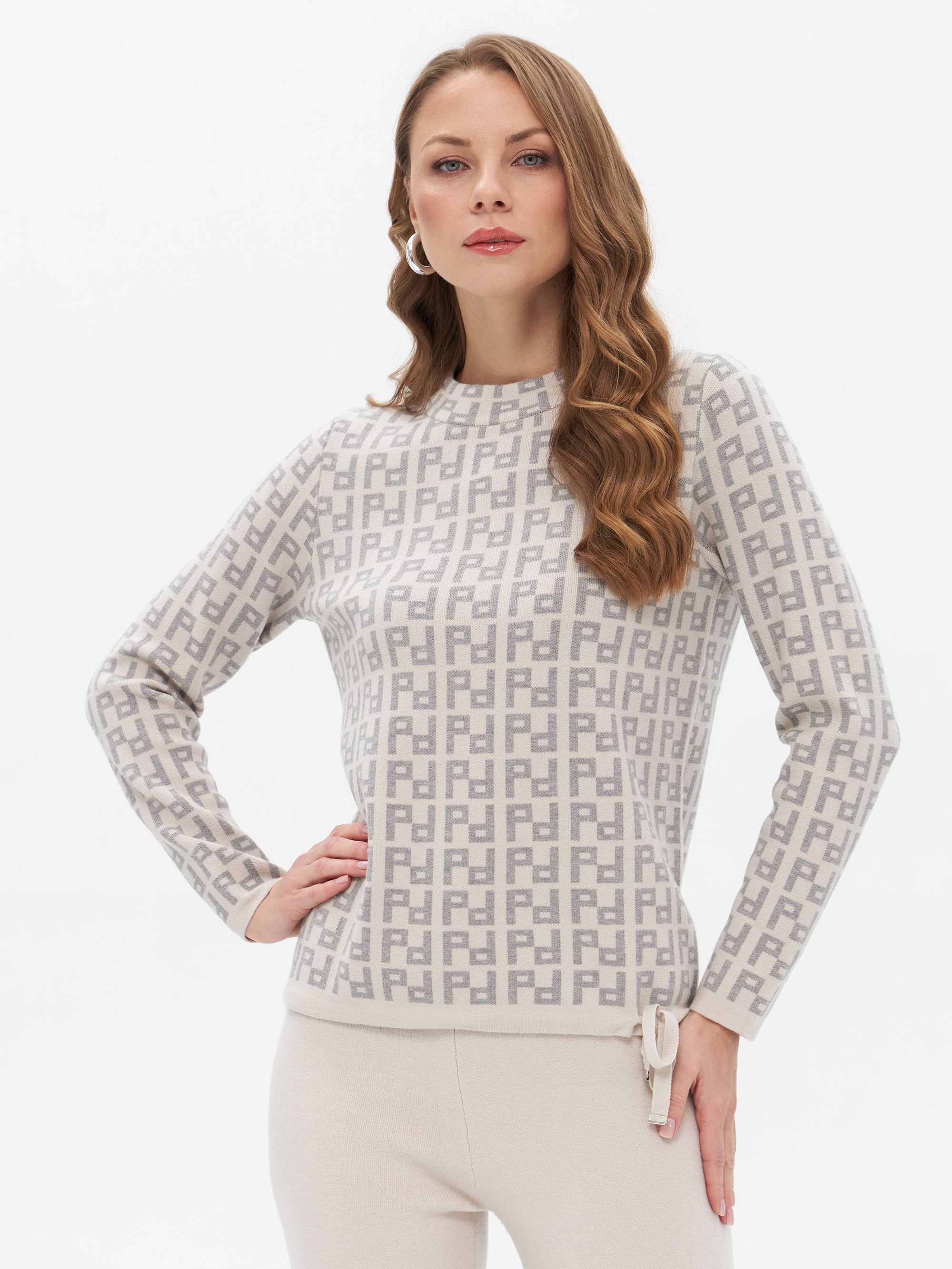 Gemusterter Pullover mit Mock Neck