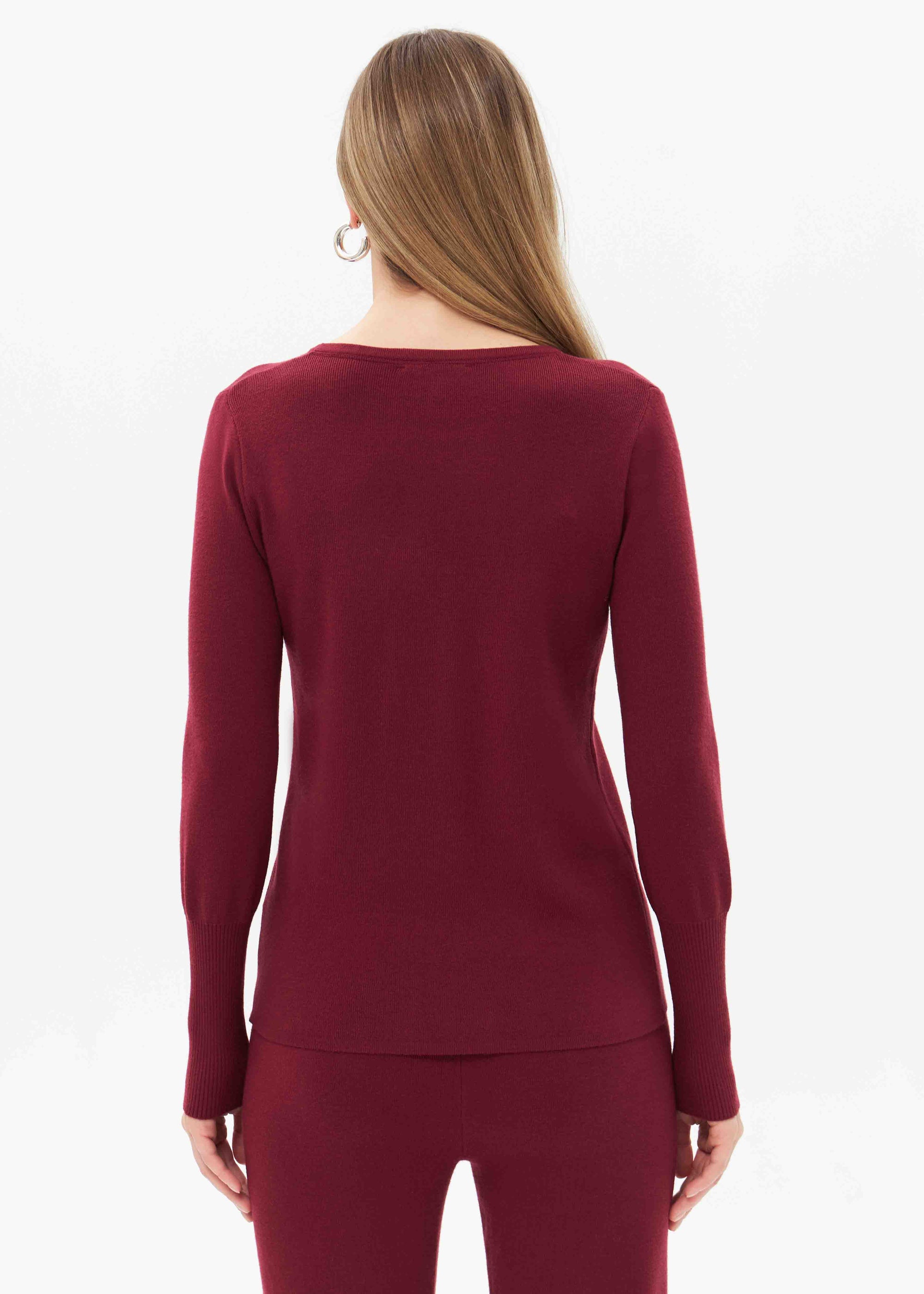 Feinstrickpullover mit Rundhalsausschnitt
