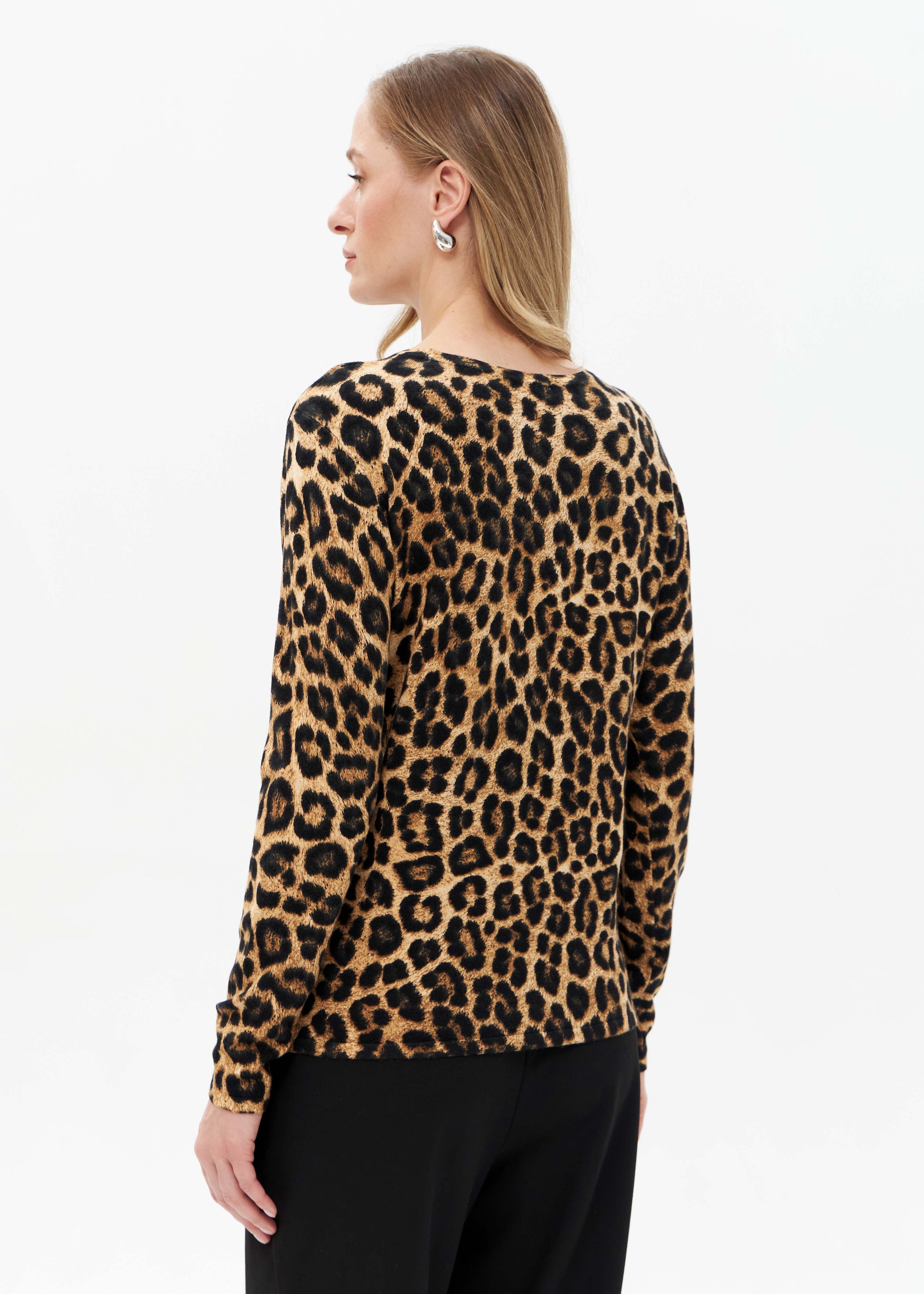 Rundhalspullover mit Leopardenmuster