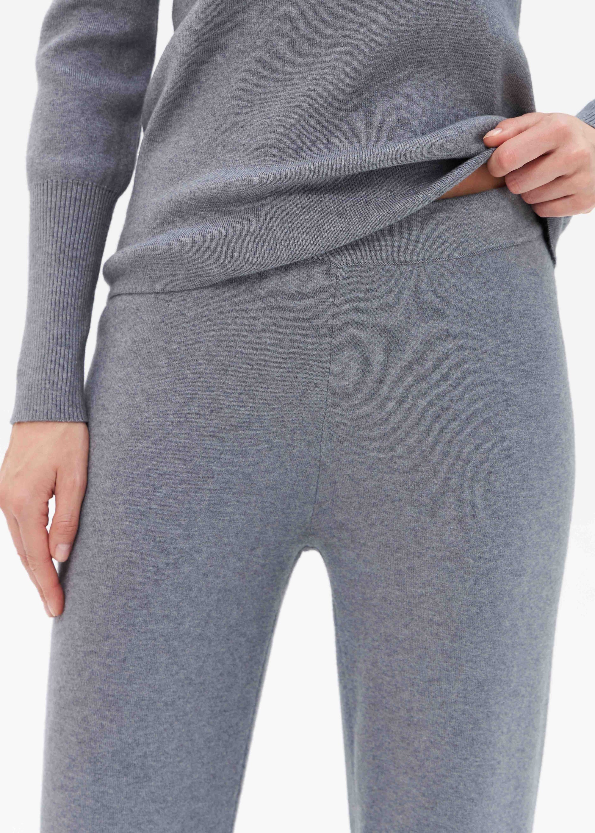 Gerade Feinstrickhose